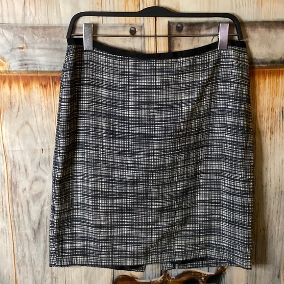 New York & Company Dresses & Skirts - New York & Co Tweed Pencil Skirt